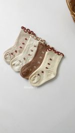 جوراب فانتزی لب دالبری گل - تصویر 2